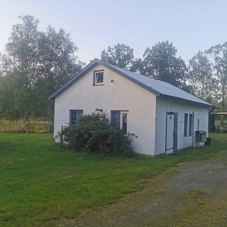 Vacker Hus I Naturen Fröseke Kültér fotó