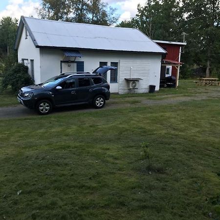 Vacker Hus I Naturen Fröseke Kültér fotó