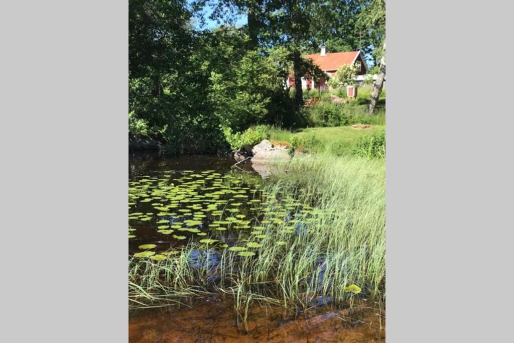 Vacker Hus I Naturen Fröseke Kültér fotó